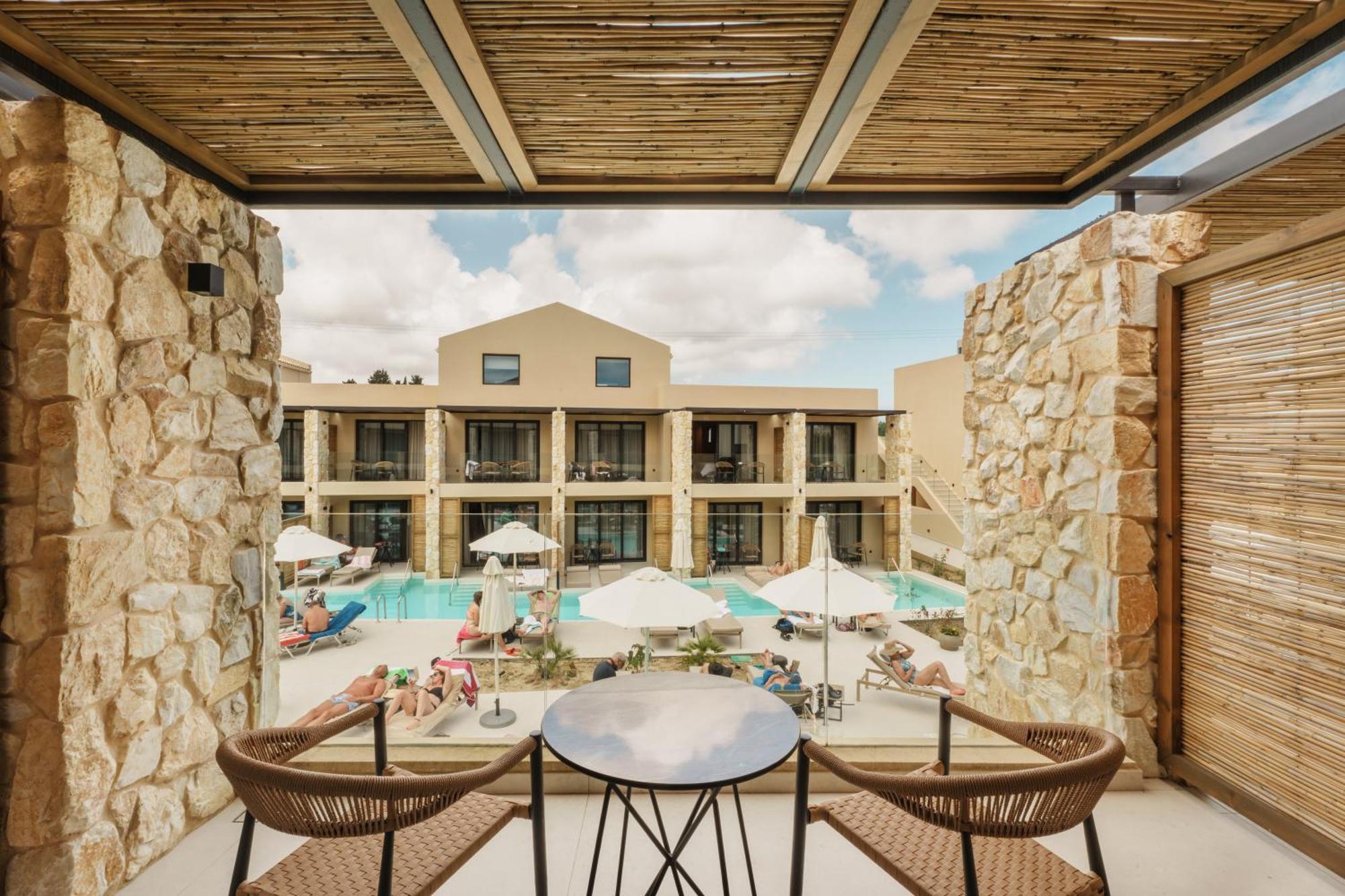 Ekati Mare Lifestyle Hotel 4*